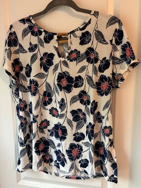 Navy and Red Floral Keyhole Short-Sleeve Blouse